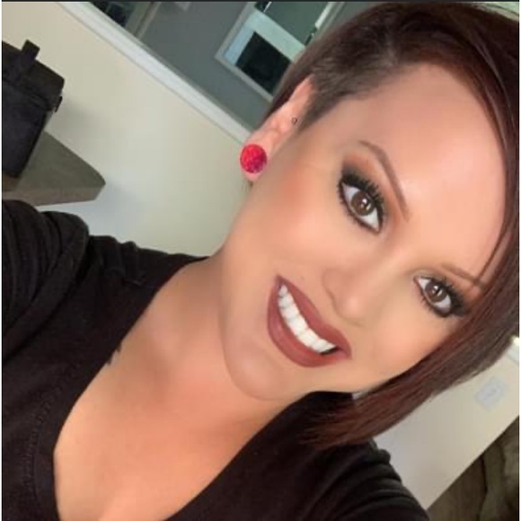 HELLO EVERYONE! ✌🏻❤️👜 - Picture 6 of 9